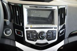 2014款比亚迪速锐1.5L手动豪华型