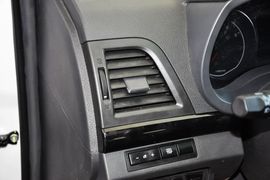 2014款比亚迪速锐1.5L手动豪华型