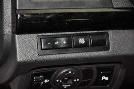 2014款比亚迪速锐1.5L手动豪华型