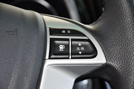 2014款比亚迪速锐1.5L手动豪华型