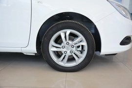 2014款比亚迪速锐1.5L手动豪华型