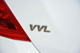 2014款比亚迪速锐1.5L手动豪华型
