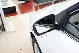 2014款比亚迪速锐1.5L手动豪华型
