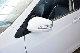 2014款比亚迪速锐1.5L手动豪华型