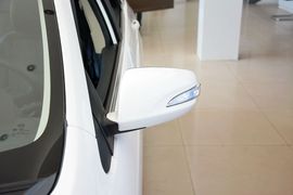 2014款比亚迪速锐1.5L手动豪华型
