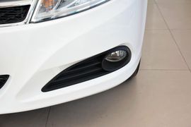 2014款比亚迪速锐1.5L手动豪华型