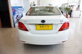2014款比亚迪速锐1.5L手动豪华型
