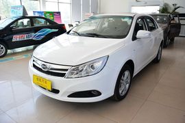 2014款比亚迪速锐1.5L手动豪华型