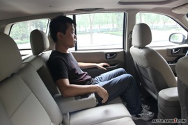 2009款华泰圣达菲试驾