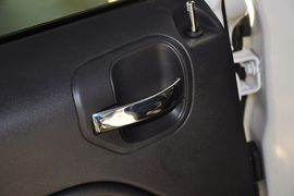 2014款Jeep自由客2.4L豪华导航版