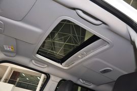 2014款Jeep自由客2.4L豪华导航版