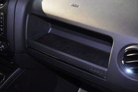 2014款Jeep自由客2.4L豪华导航版