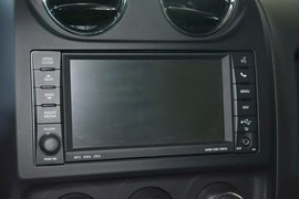 2014款Jeep自由客2.4L豪华导航版