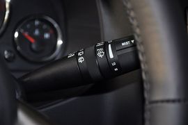 2014款Jeep自由客2.4L豪华导航版