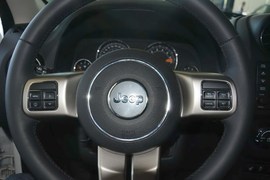2014款Jeep自由客2.4L豪华导航版