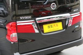 静态实拍郑州日产NV200