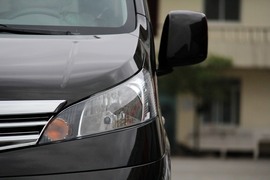 静态实拍郑州日产NV200