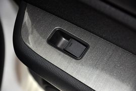 2012款马自达睿翼轿跑车2.0L精英版