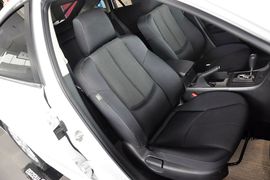 2012款马自达睿翼轿跑车2.0L精英版