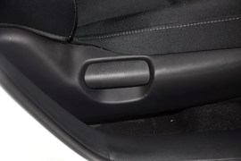 2012款马自达睿翼轿跑车2.0L精英版