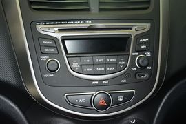 2014款现代瑞奕1.4L手动GLX