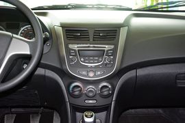 2014款现代瑞奕1.4L手动GLX