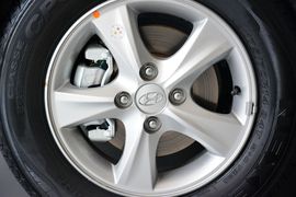 2014款现代瑞奕1.4L手动GLX