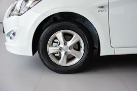 2014款现代瑞奕1.4L手动GLX