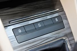 2015款斯柯达明锐1.6L手动逸俊版