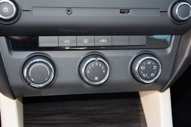 2015款斯柯达明锐1.6L手动逸俊版