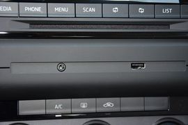 2015款斯柯达明锐1.6L手动逸俊版