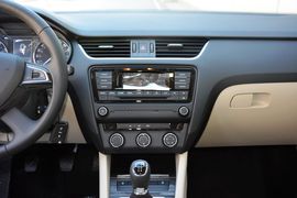 2015款斯柯达明锐1.6L手动逸俊版