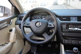2015款斯柯达明锐1.6L手动逸俊版