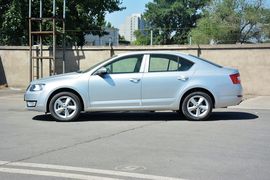 2015款斯柯达明锐1.6L手动逸俊版