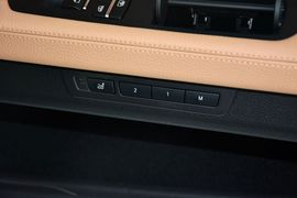 2014款宝马740Li