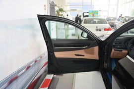 2014款宝马740Li