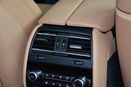 2014款宝马740Li