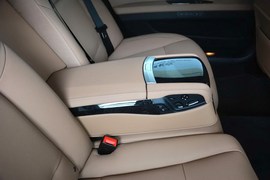2014款宝马740Li