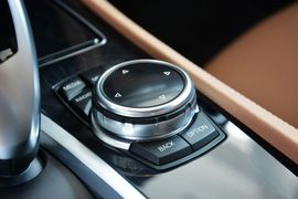 2014款宝马740Li