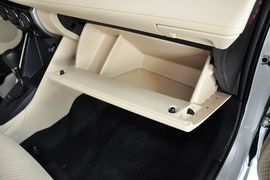 2014款丰田威驰1.5L自动智臻版