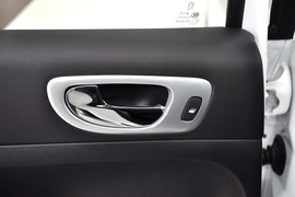 2013款标致307两厢1.6L手自一体舒适版