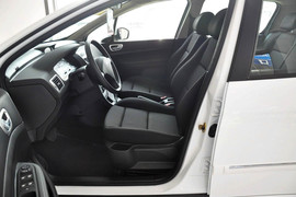 2013款标致307两厢1.6L手自一体舒适版