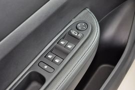 2013款标致307两厢1.6L手自一体舒适版