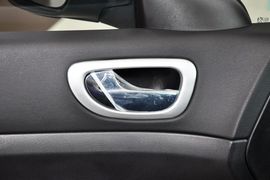 2013款标致307两厢1.6L手自一体舒适版