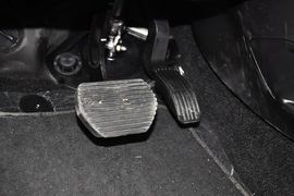 2013款标致307两厢1.6L手自一体舒适版