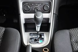 2013款标致307两厢1.6L手自一体舒适版