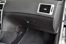 2013款标致307两厢1.6L手自一体舒适版