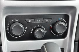 2013款标致307两厢1.6L手自一体舒适版