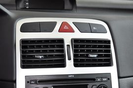 2013款标致307两厢1.6L手自一体舒适版