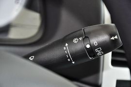 2013款标致307两厢1.6L手自一体舒适版